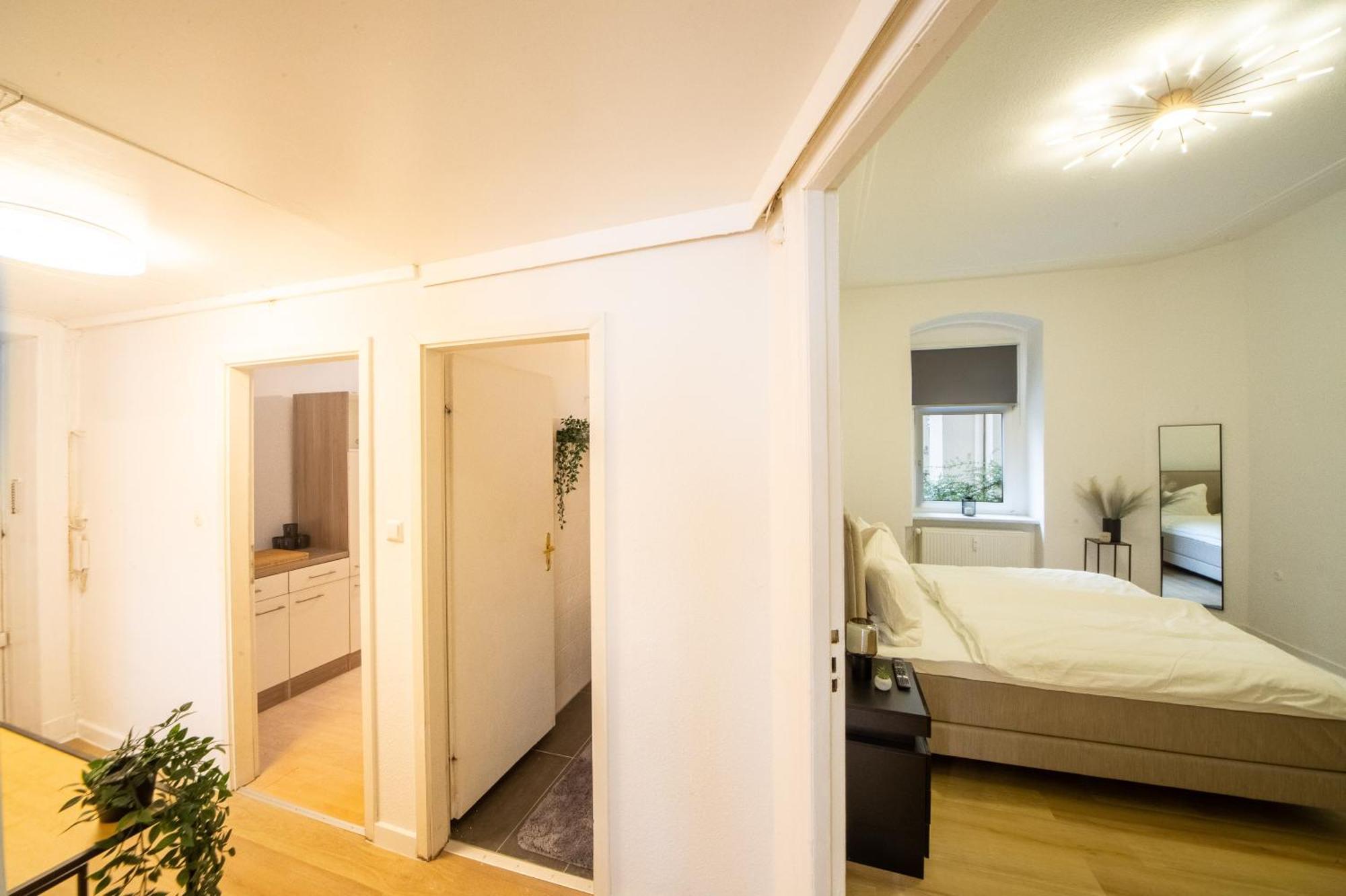 Massagesessel, King-Sized Bed, Billardtisch, 2 Couches Apartment Berlin Exterior photo